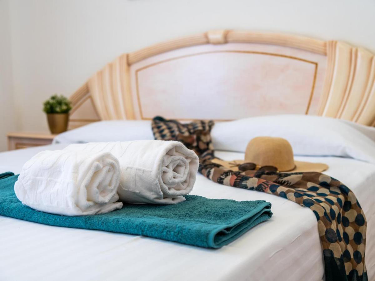 Apartament 1 1 Beautiful Seafront With Balcony And Wifi Los Cristianos  Zewnętrze zdjęcie
